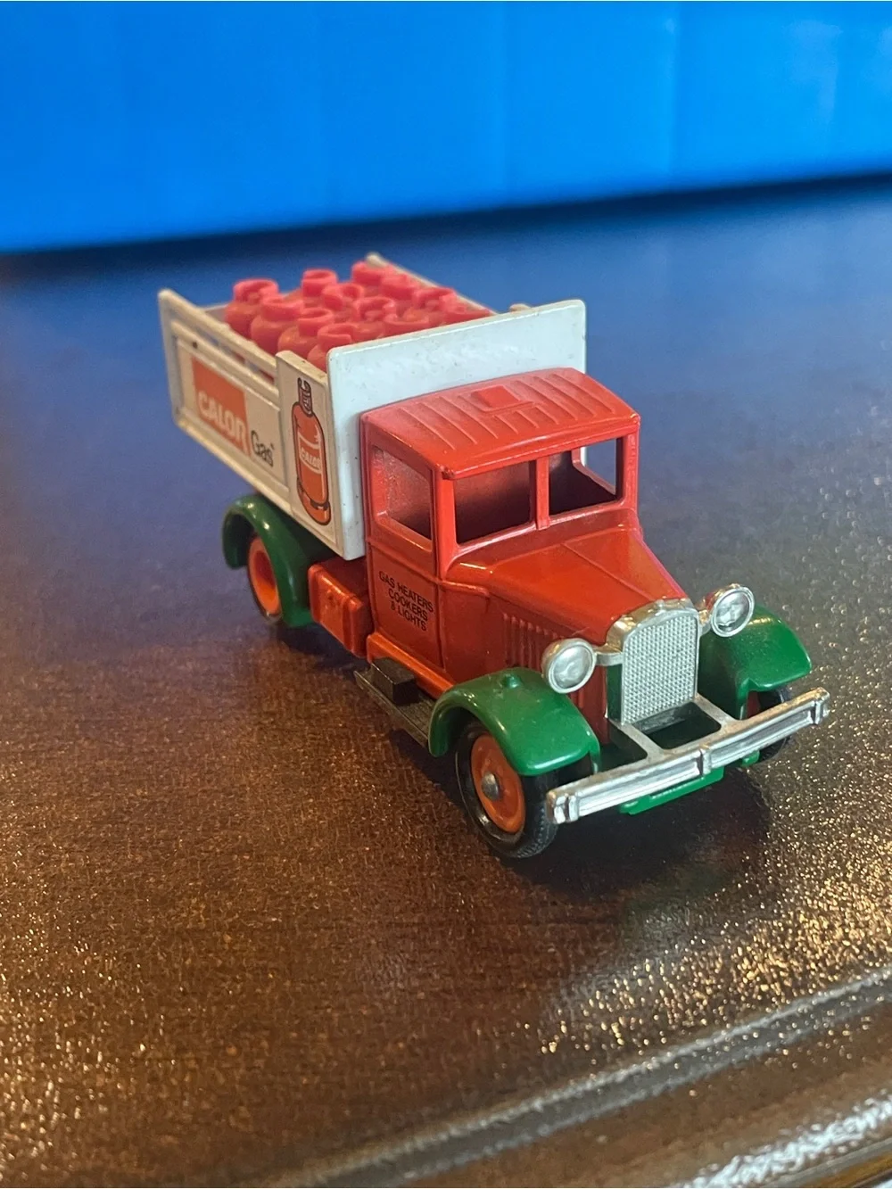 LLedo Days Gone DG20010 1934 Ford Stake Truck Calor Gas Heaters Cookers & Lights